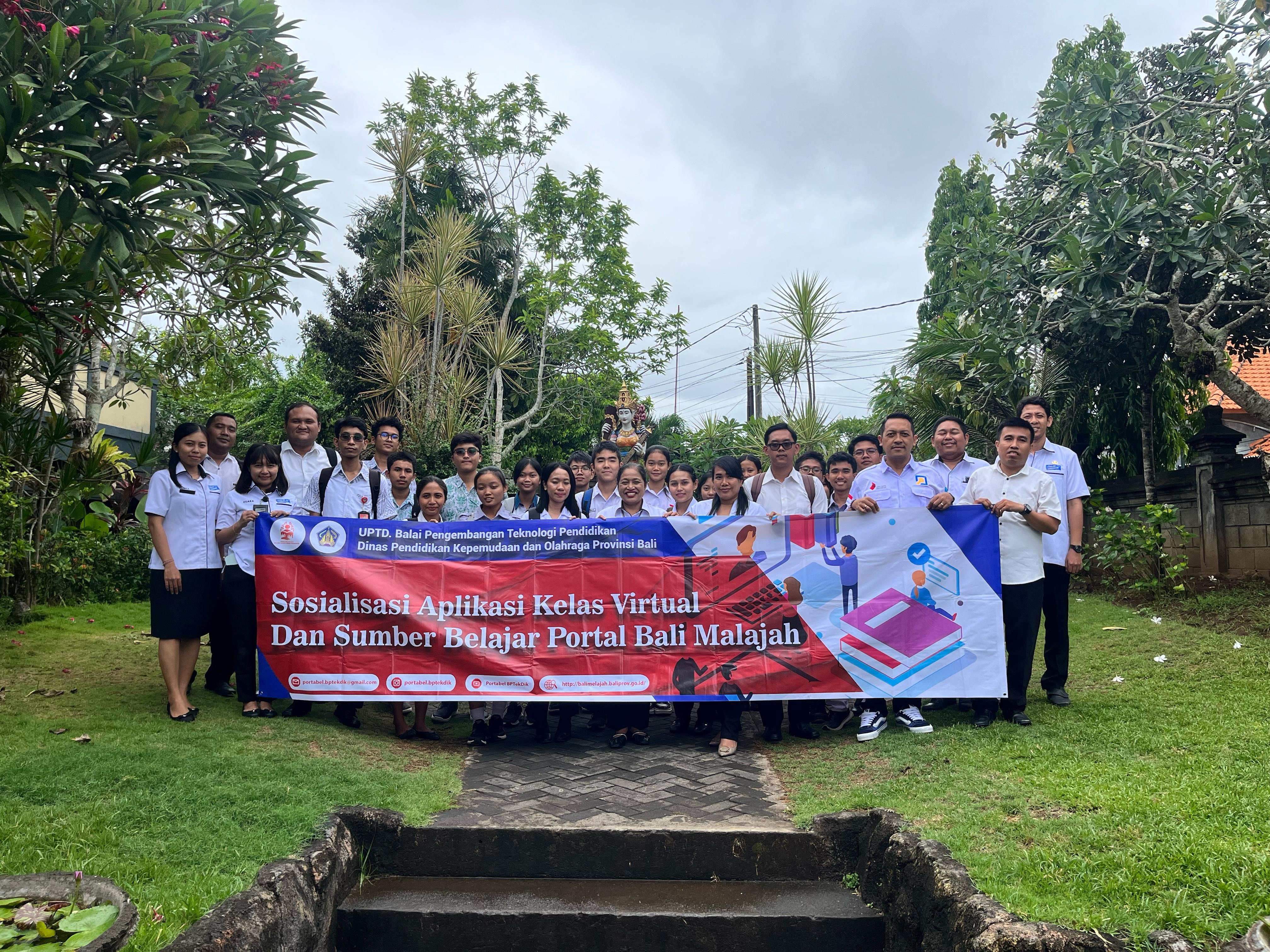 Roadshow Uji Coba Aplikasi Kelas Virtual Portal Bali Malajah di SMAN 1 Kuta Selatan